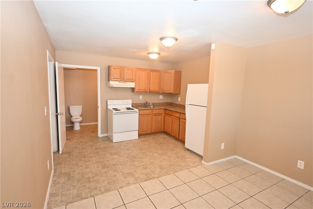3017 E Carey Avenue - Photo 6