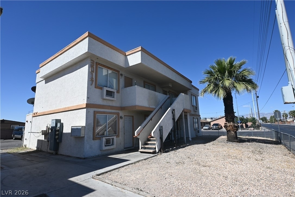 3017 E Carey Avenue - Photo 0