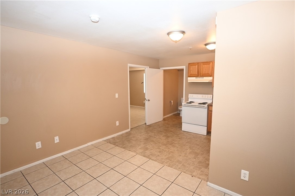 3017 E Carey Avenue - Photo 4