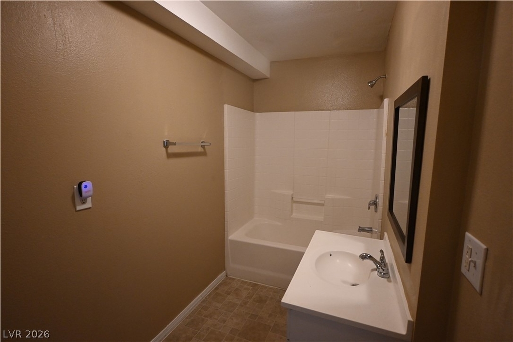 3017 E Carey Avenue - Photo 13