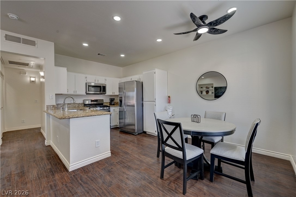 251 S Green Valley Parkway - Photo 10