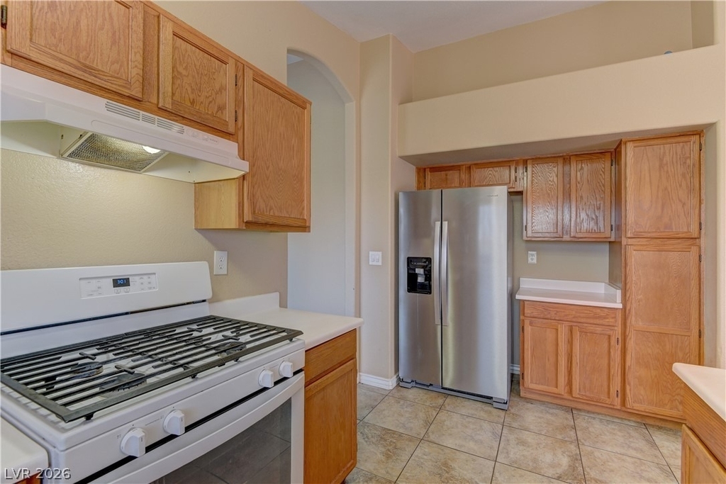 8100 W Gilmore Avenue - Photo 9