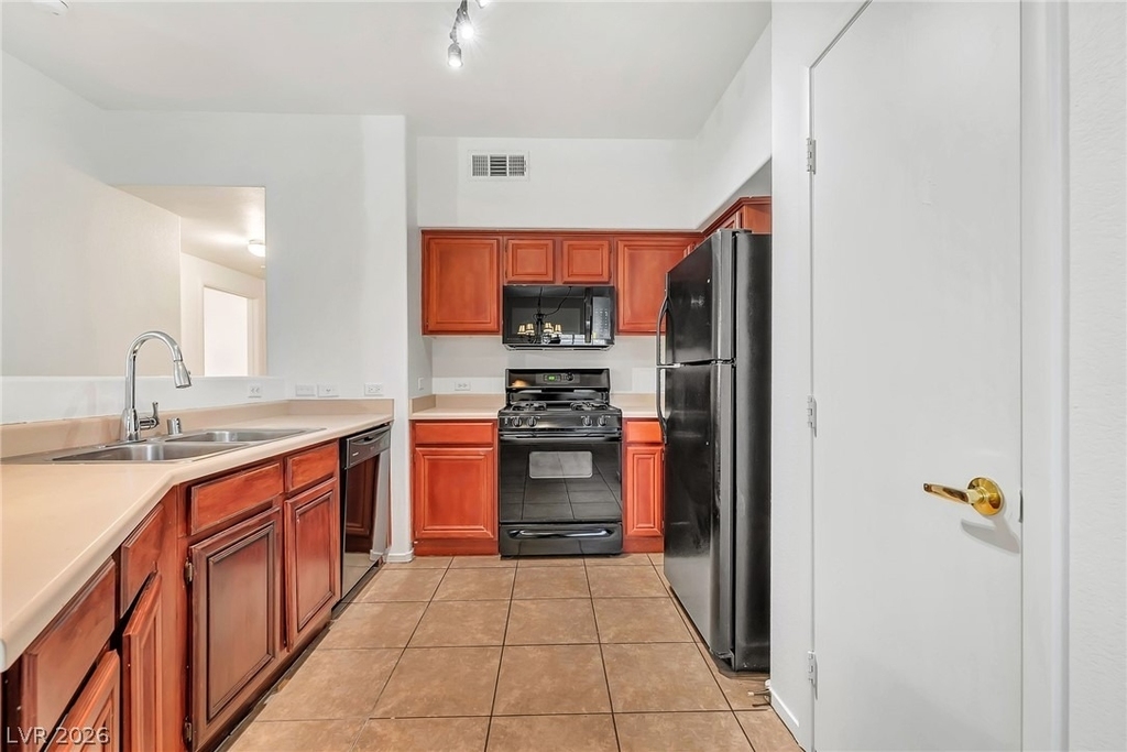 10245 S Maryland Parkway - Photo 7
