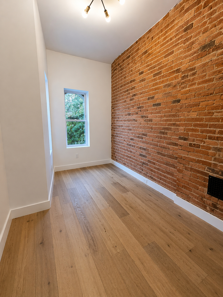 1582 DeKalb Ave - Photo 5