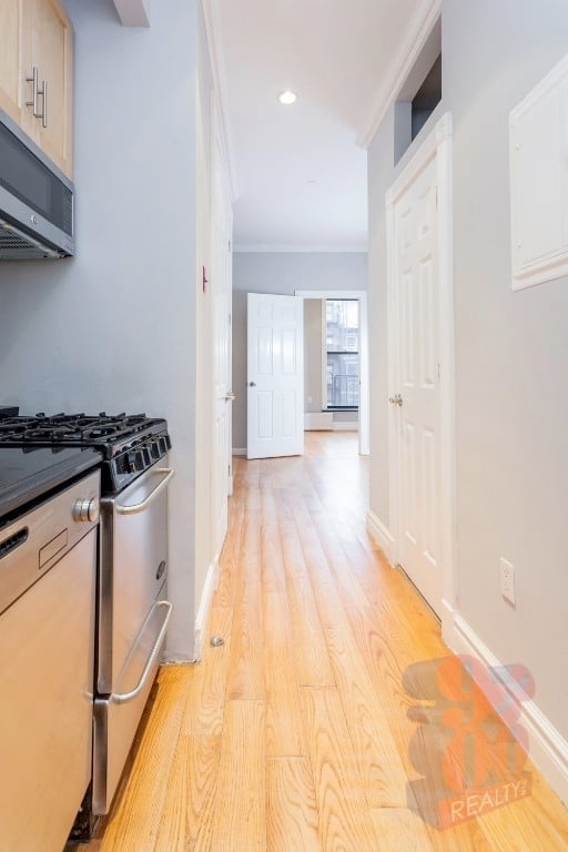 East 13th Street - Photo 6