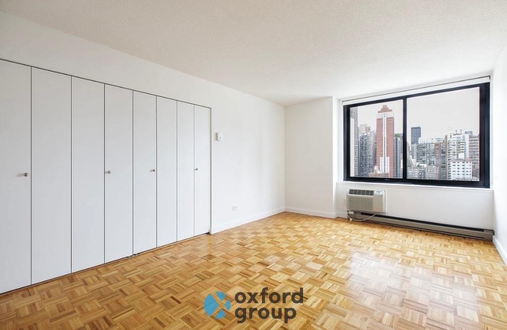 East 34th Street - Photo 2