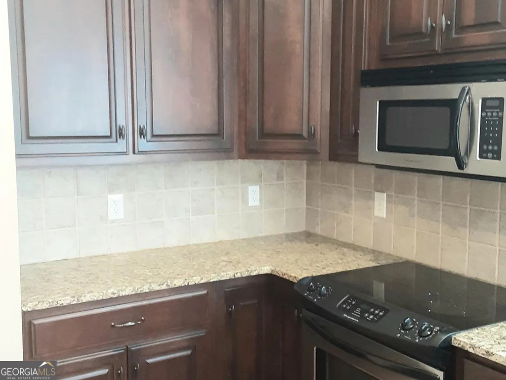 1070 Camden Park Drive - Photo 2