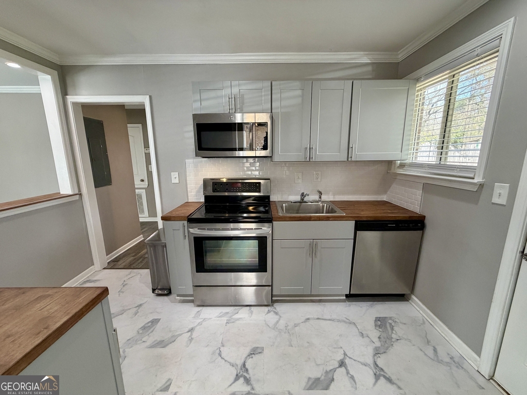 2912 Glenwood Avenue Se - Photo 9