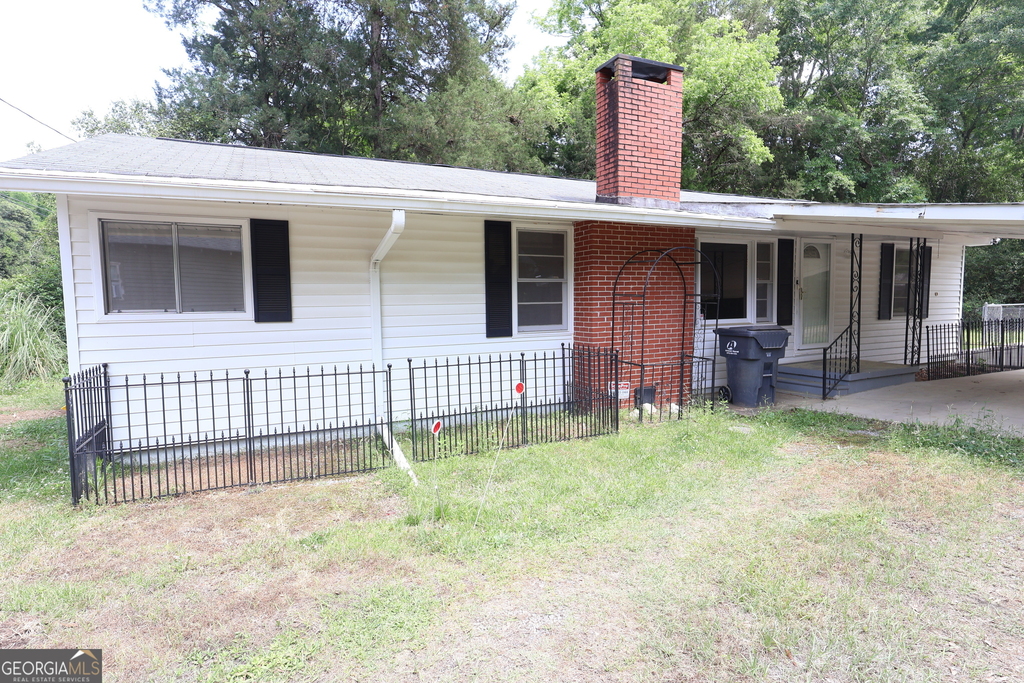 140 Bell Avenue Se - Photo 0