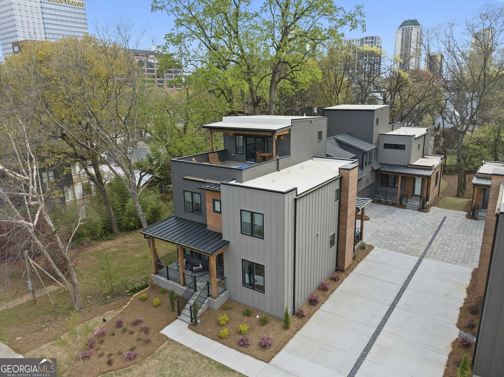 1231 Holly Street - Photo 4