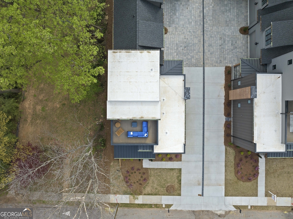 1231 Holly Street - Photo 2