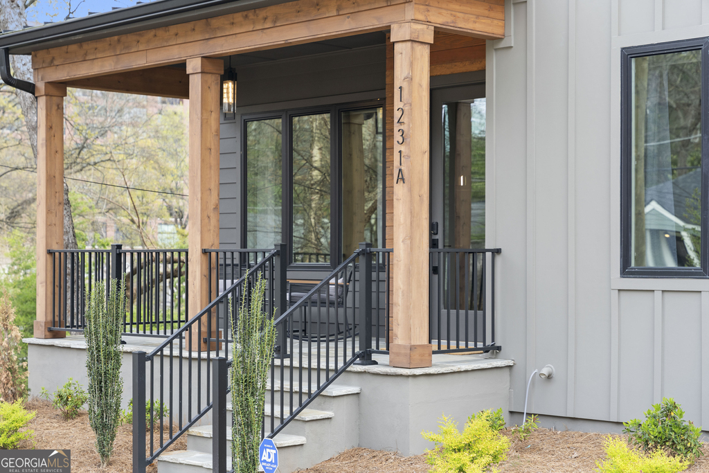1231 Holly Street - Photo 6