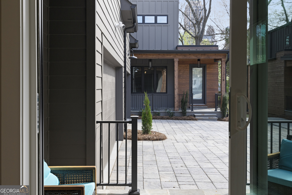 1231 Holly Street - Photo 11