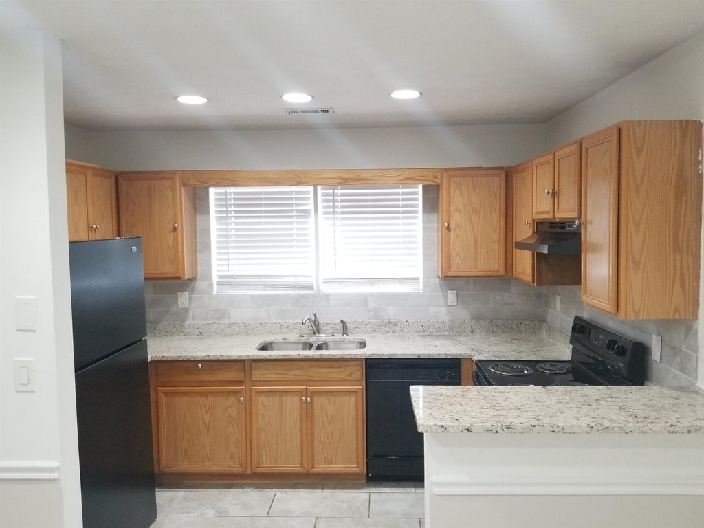 686 Morrow Road - Photo 3