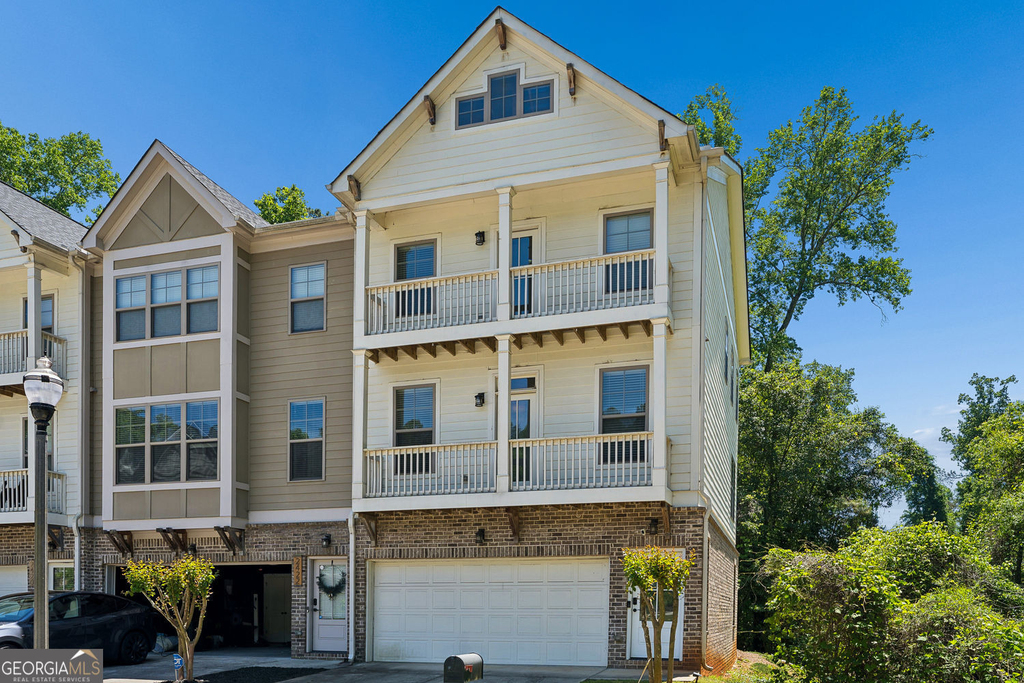 2424 Misty Hollow Place - Photo 1