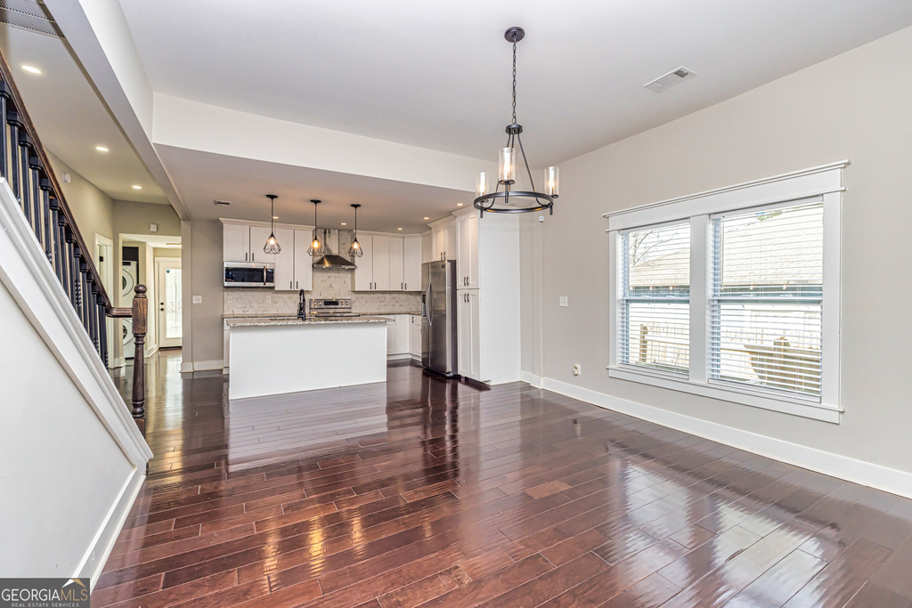 1678 Dorsey Avenue - Photo 7