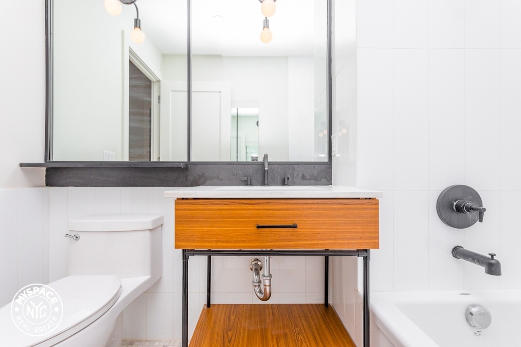 1680 Madison Street - Photo 8