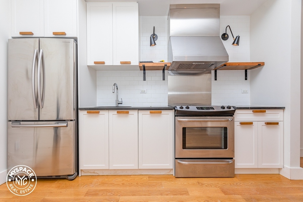 1680 Madison Street - Photo 0