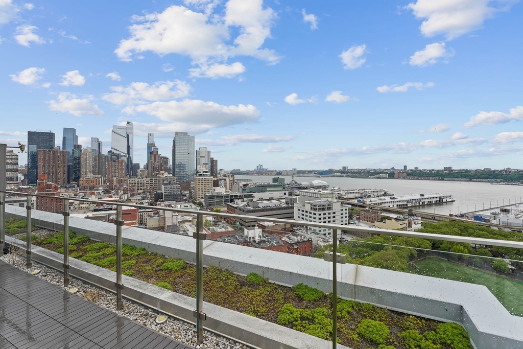 554 West 54th Street - Photo 6