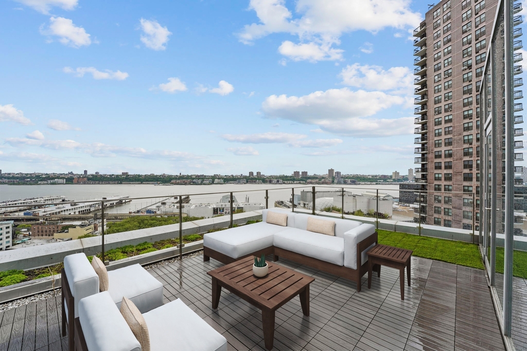 554 West 54th Street - Photo 1