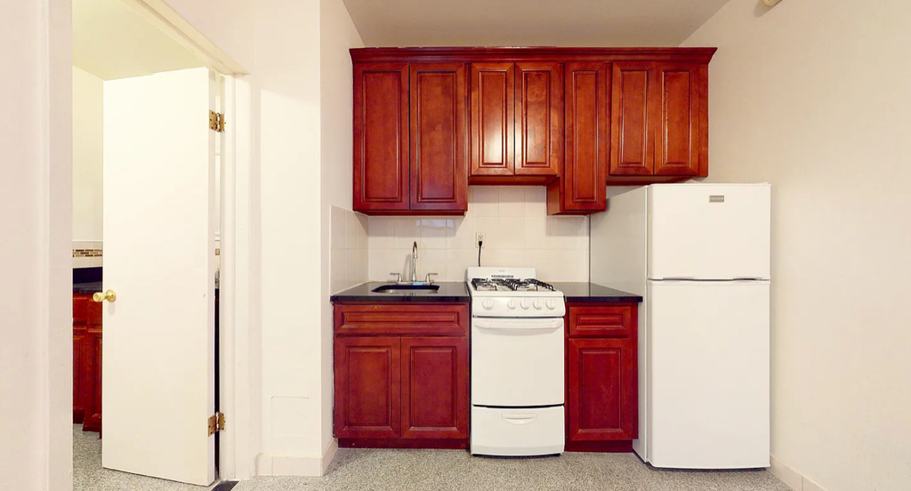 West 72nd street  - Photo 4