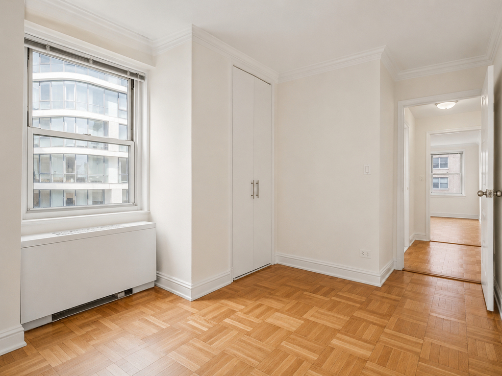 W 52ND ST - Photo 4