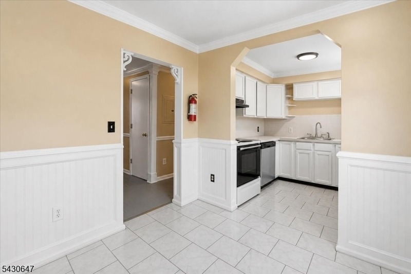 89 Main St - Photo 2