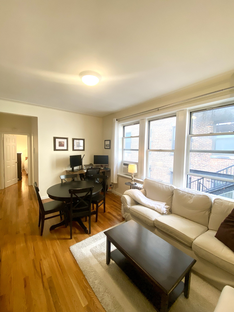 West 10th Street - Photo 1