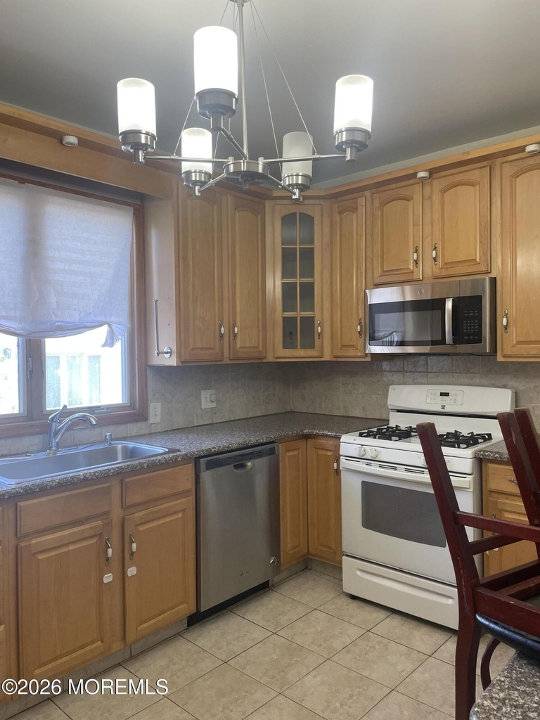 538 Ocean Boulevard - Photo 3