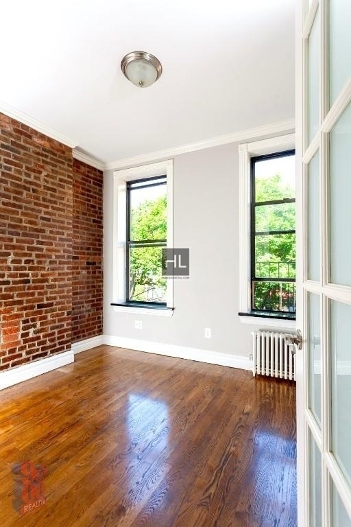 Mott Street - Photo 2