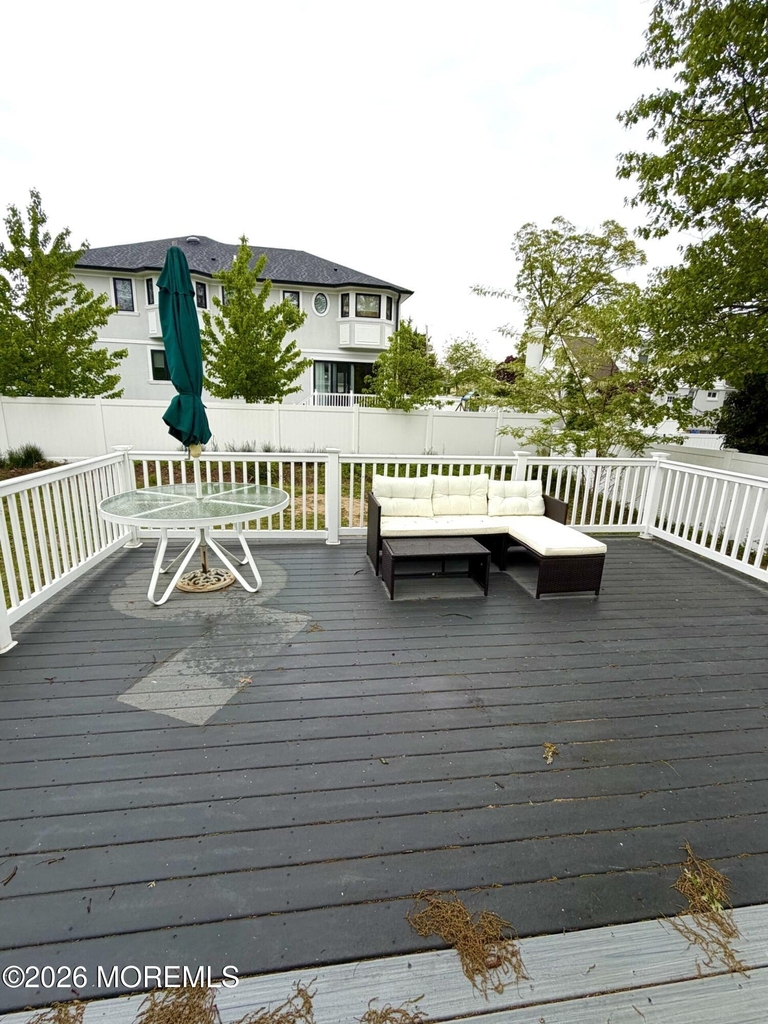 24 Berger Avenue - Photo 8