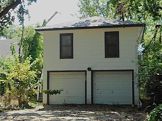 309 Normal Street - Photo 0