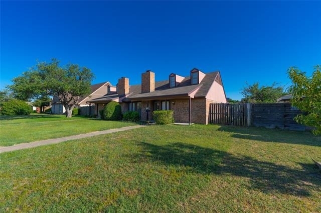 625 Woodhaven Place - Photo 2