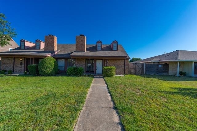 625 Woodhaven Place - Photo 0