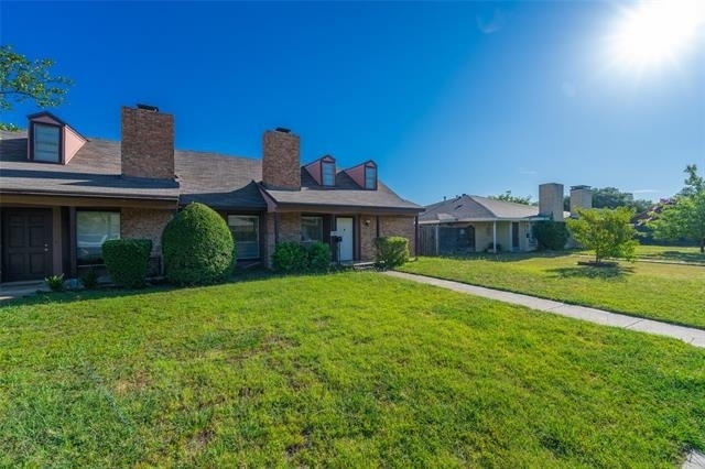625 Woodhaven Place - Photo 3