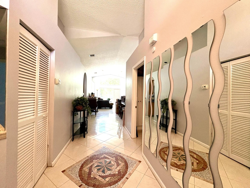 3771 Newport Avenue - Photo 3