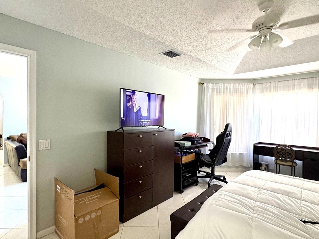 3771 Newport Avenue - Photo 24
