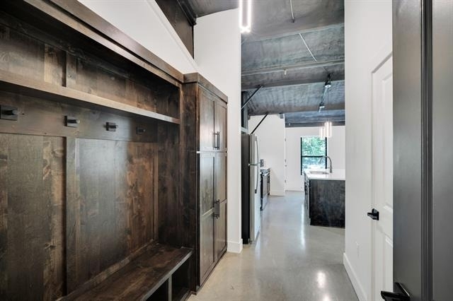 301 W Main Street - Photo 3