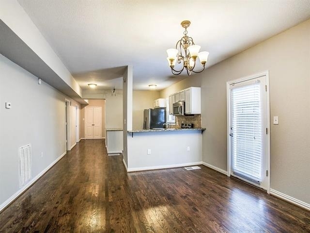 407 S Windomere Avenue - Photo 1