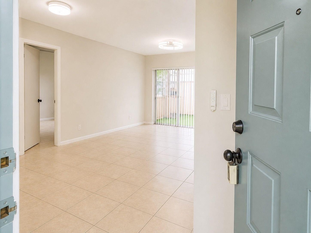2730 Forest Hills Boulevard - Photo 4