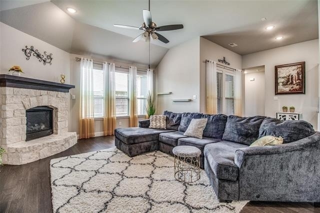 3521 Washington Drive - Photo 2