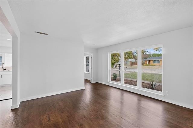 2812 San Medina Avenue - Photo 3