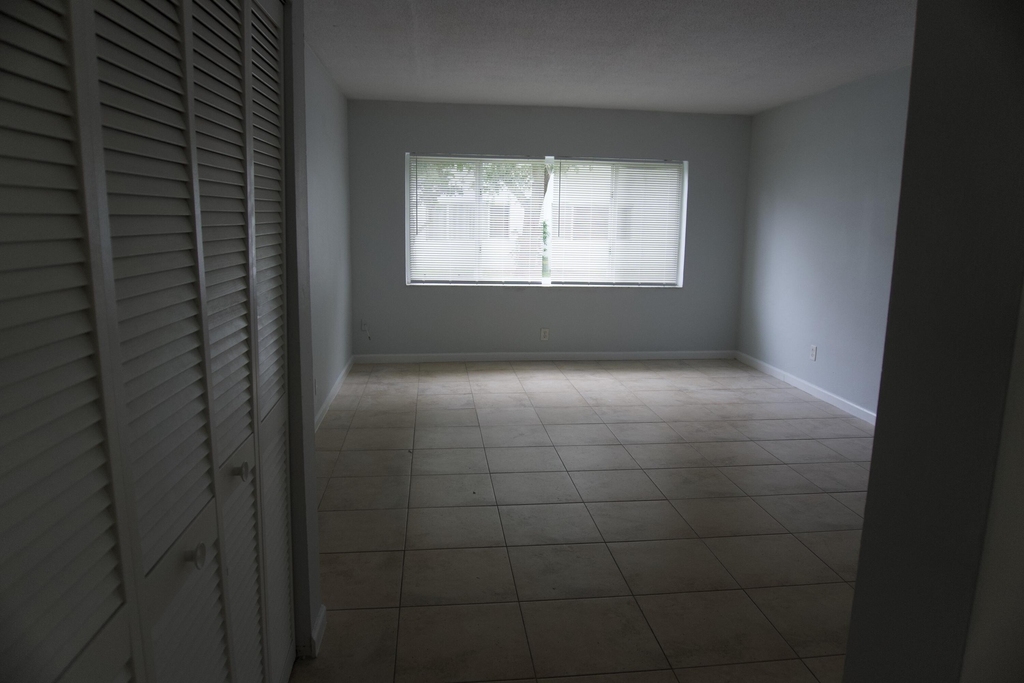 151 Se 6th Avenue - Photo 3