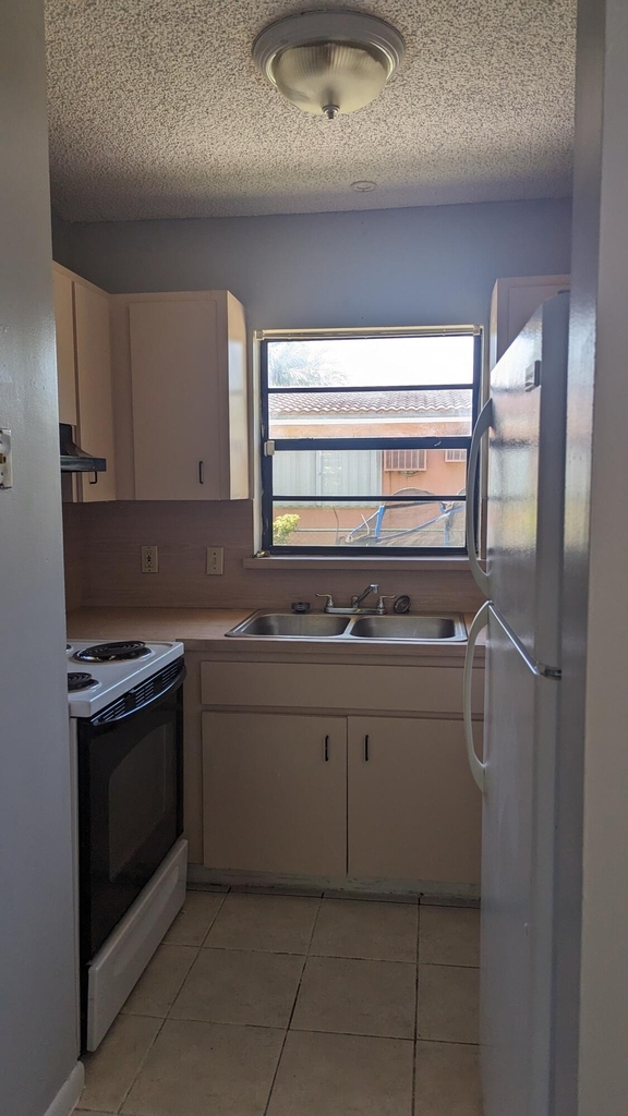 1944 Taft Street - Photo 8