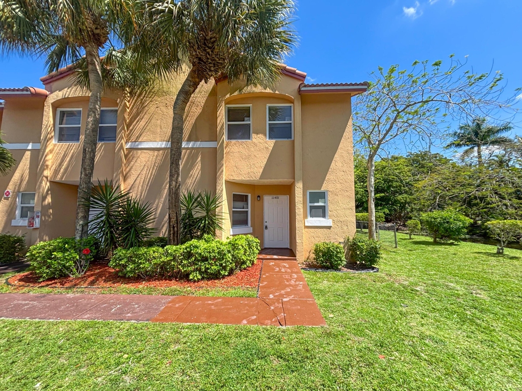 11401 Nw 45th Street - Photo 0