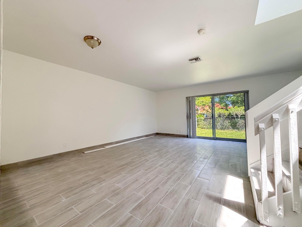 11401 Nw 45th Street - Photo 5