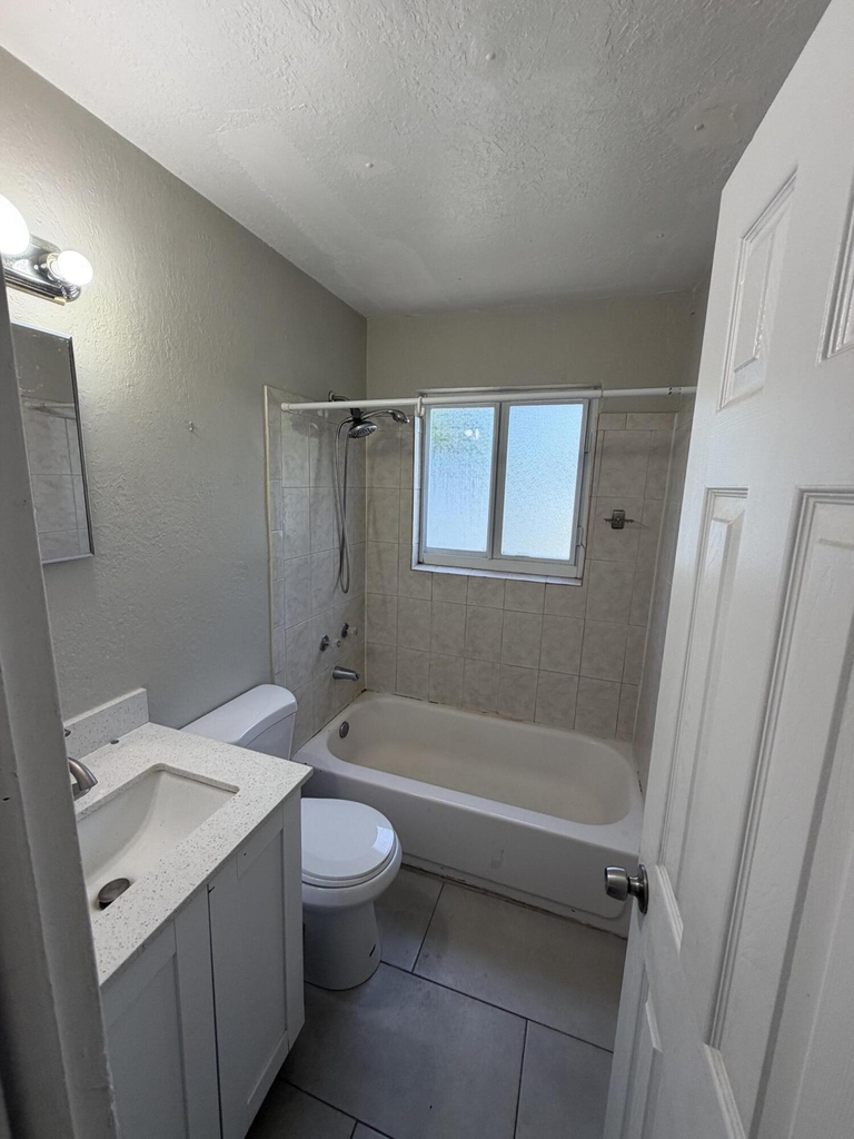 716 22nd Street - Photo 3