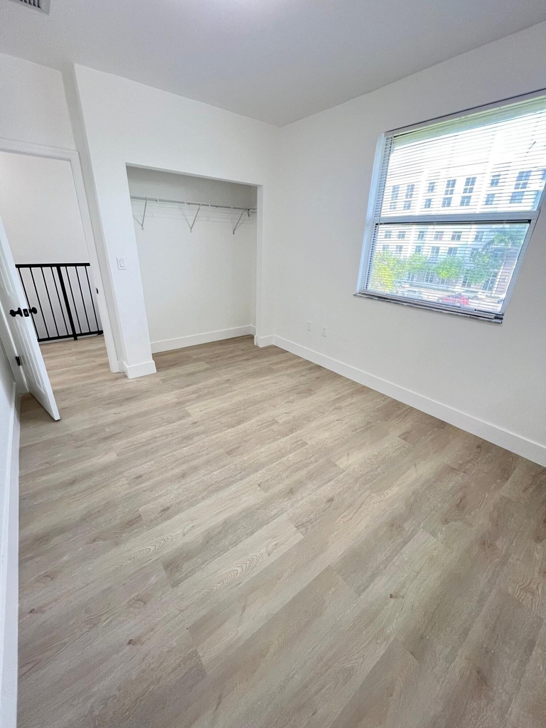 720 Nw 61st Street - Photo 18