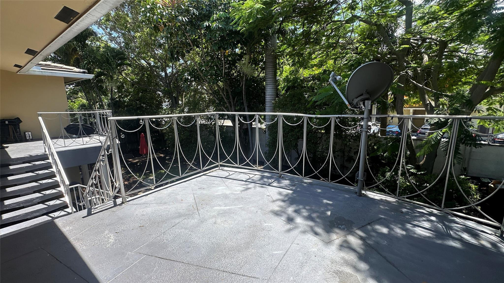 1900 Ne 29th Street - Photo 18