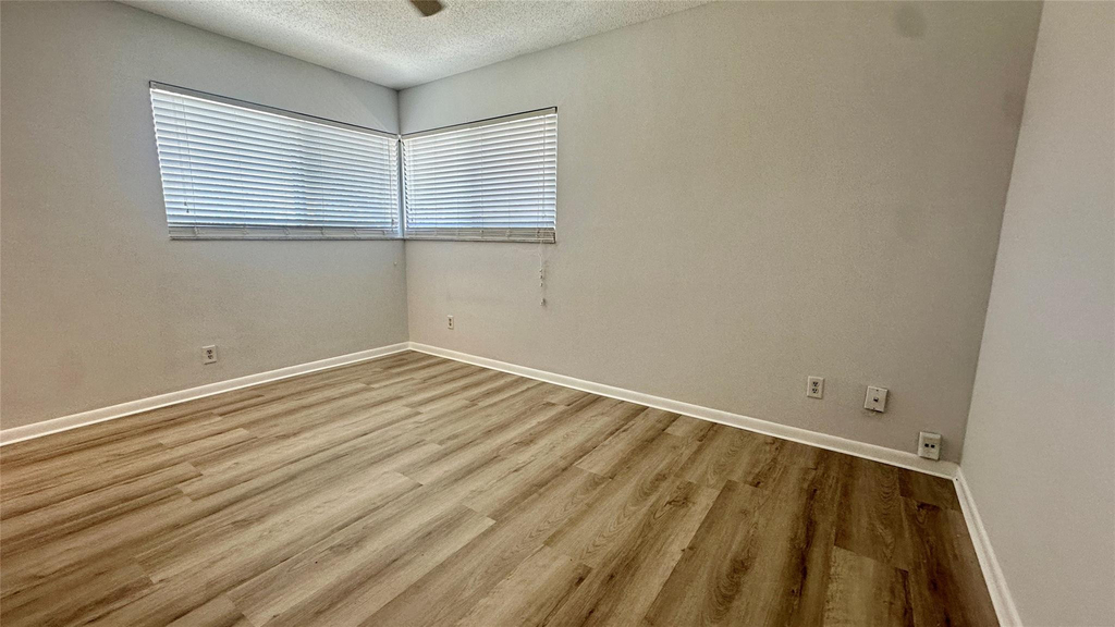 1900 Ne 29th Street - Photo 7